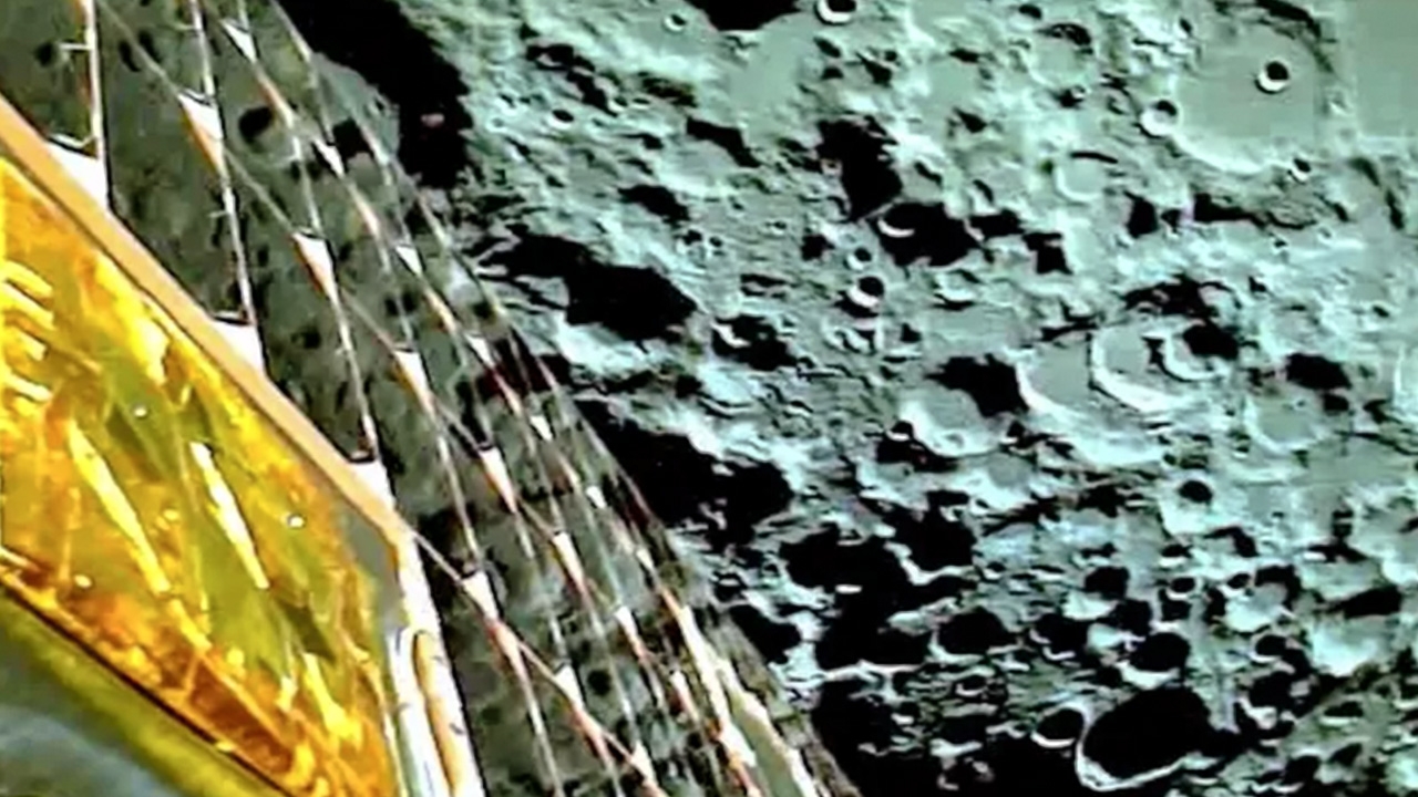 อินเดียเผยภาพผิวดวงจันทร์ครั้งแรกจาก ‘จันทรายาน-3’ ลุ้นหนัก ลงจอดฉลุย