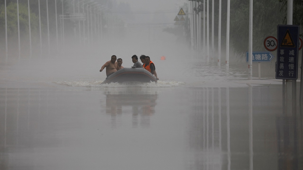 เหอเป่ยอ่วมรับน้ำท่วมจากปักกิ่ง อพยพ 1.5 ล้านคน ดับพุ่ง 20 ศพ