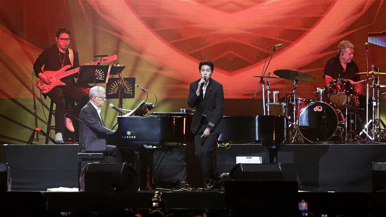 “เดวิด ฟอสเตอร์” สร้างปรากฏการณ์ดนตรี ศิลปินระดับโลกเสิร์ฟเพลงดัง “บิวกิ้น” ฝันเป็นจริง