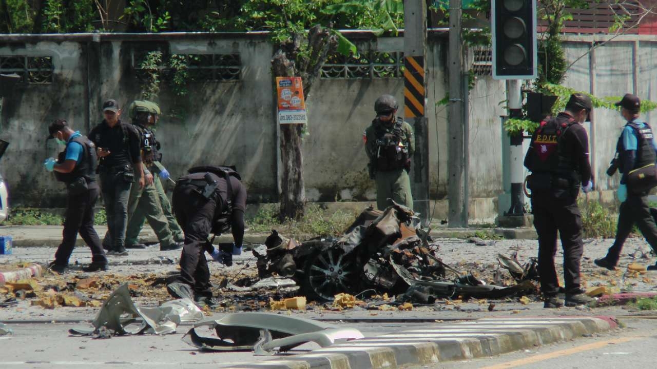 ปิดเมืองโก-ลก ระดม EOD ตรวจเหตุคาร์บอมบ์ พบระเบิดอีก 1 ลูก วางทางรถไฟ