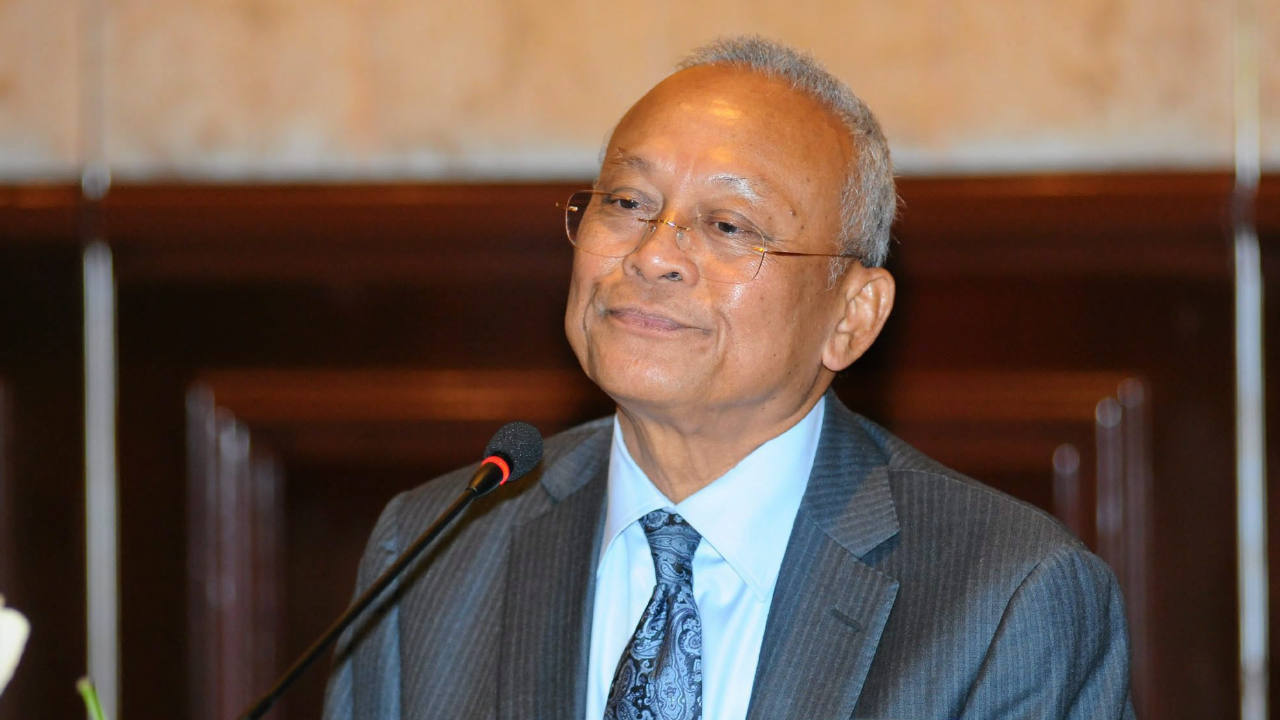 “สุเทพ” ยกคำทำนายพระเกจิดัง สอนเด็กไทย อย่าเชื่อผู้ใหญ่ที่คอยยุให้แตกสามัคคี