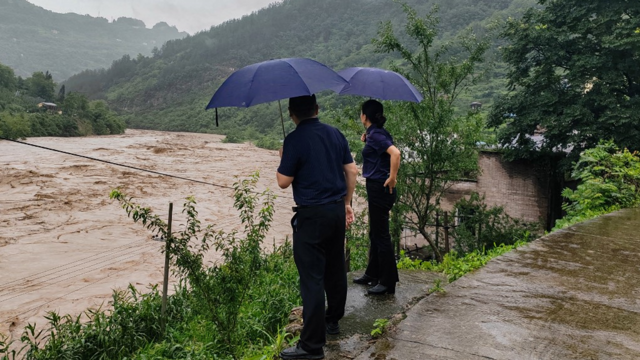 จีนเตือนภัยสีแดง ฝนตกหนักแม่น้ำล้นตลิ่งในมณฑลเฮย์หลงเจียง