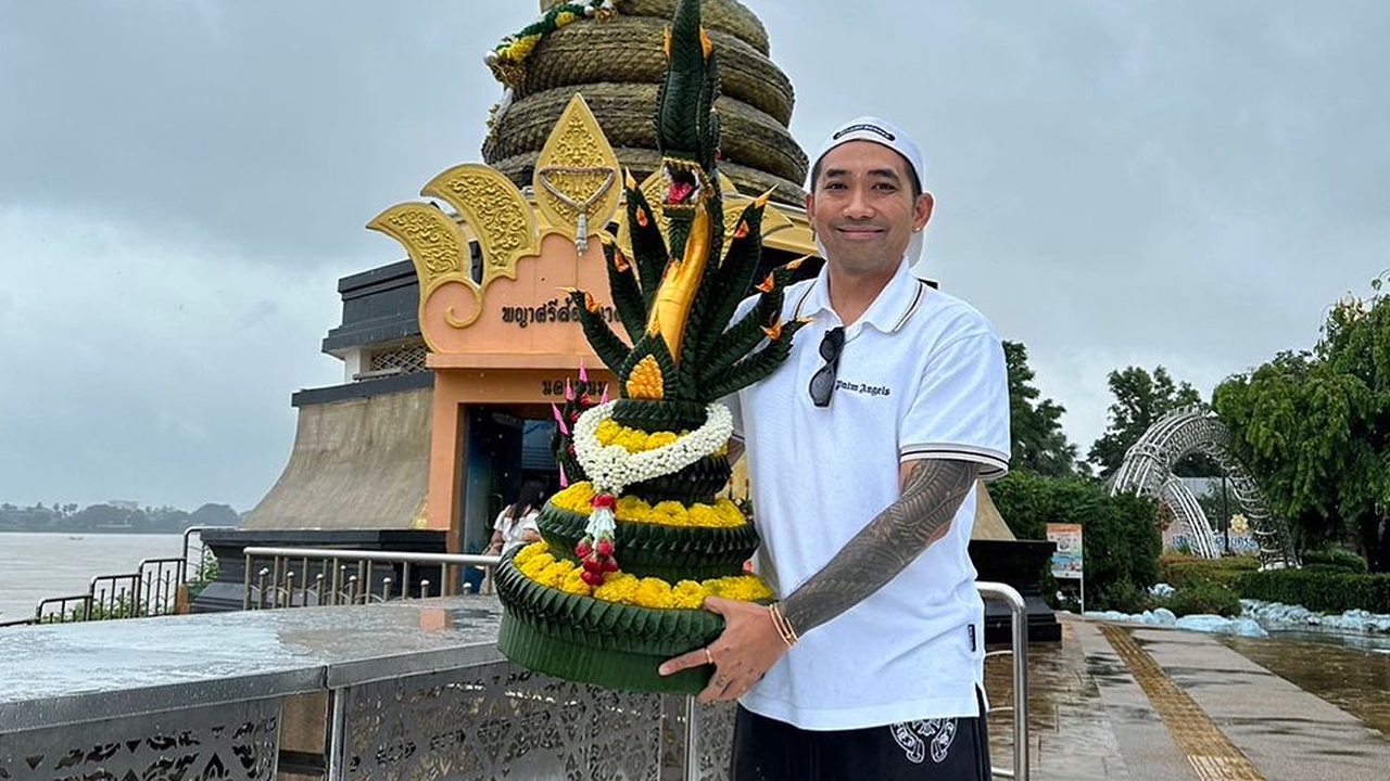 ชาวเน็ตคอมเมนต์ หลัง บอล กฤษณะ โผล่ทำบุญที่นครพนม