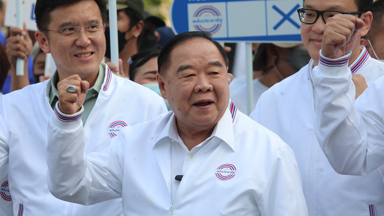 พลังประชารัฐภายใต้บารมีลุง