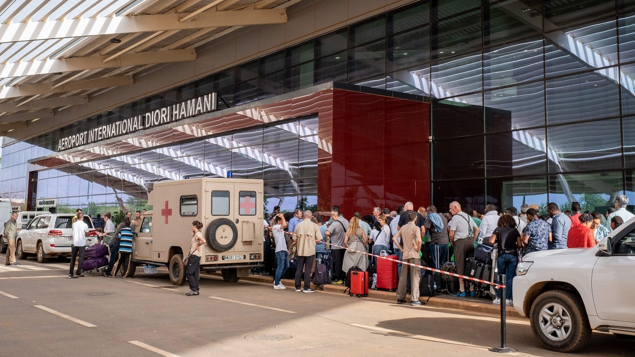 สหรัฐฯ ประกาศอพยพเจ้าหน้าที่สถานทูตบางส่วนในไนเจอร์