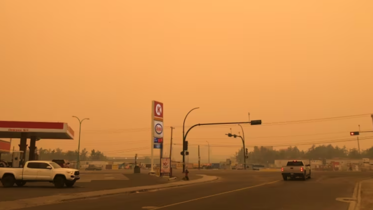 แคนาดาสั่งเมืองทางเหนือสุดอพยพหนีไฟป่า