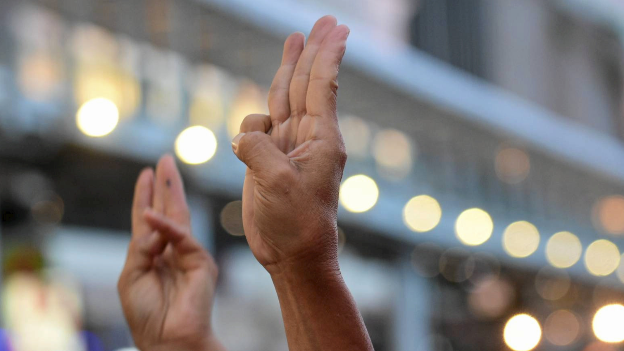 เย็นนี้มีม็อบปทุมวัน-ราชประสงค์ ด้านเพื่อไทยปิดทางเข้าพรรค ป้องถูกป่วนซ้ำ