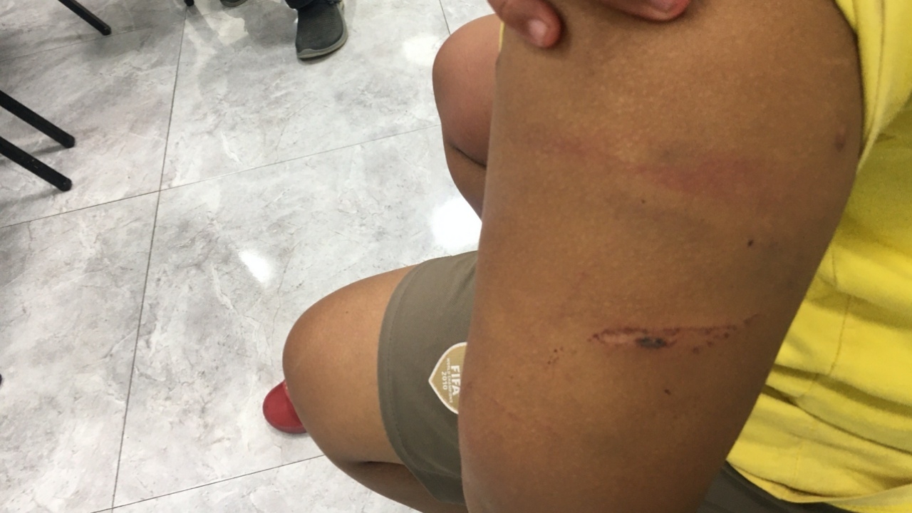 จับพ่อแท้ๆ ทำร้ายลูก อ้างแค่ "จัดฉาก" ถ่ายคลิปให้เมียดู 