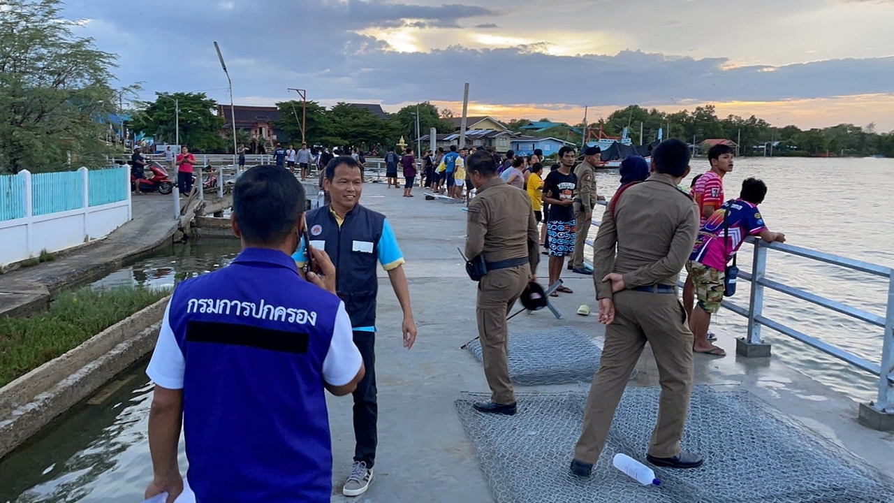 เจอแล้ว 2 ศพ เซ่นพายุหมุน "จมเรือ" นักท่องเที่ยว ผวจ.สั่งกําชับ ต้องสวมชูชีพ
