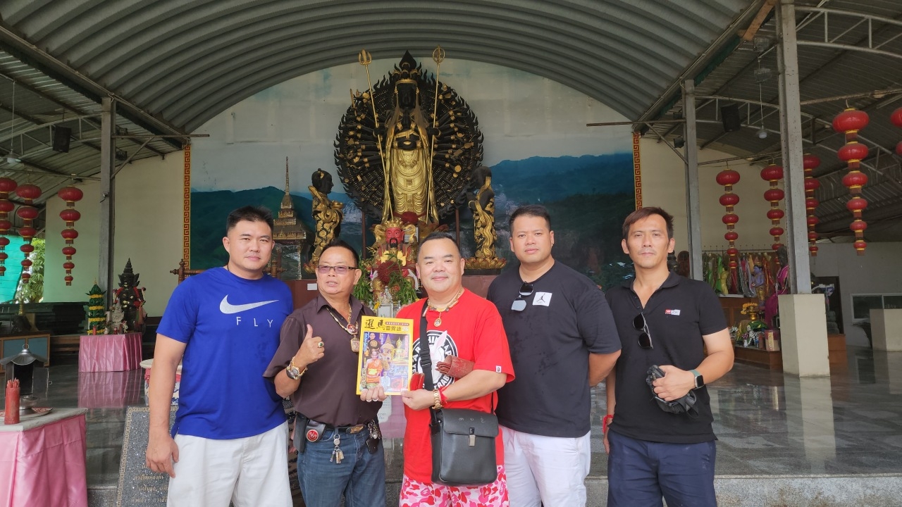 ชาวมาเลเซีย มาขอโชค "เจ้าแม่กวนอิมพันมือ" แถมได้ "เลขเด็ด" กลับไปลุ้นรวย