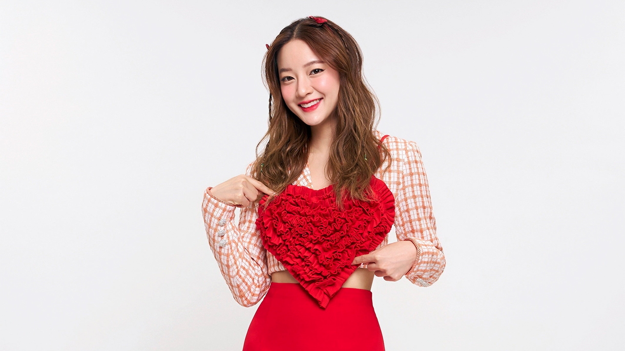 “อิ้งค์ วรันธร” หยิบความรักสายมูมาเล่า ผ่านซิงเกิลใหม่ “ปิดทองหลังใจ”