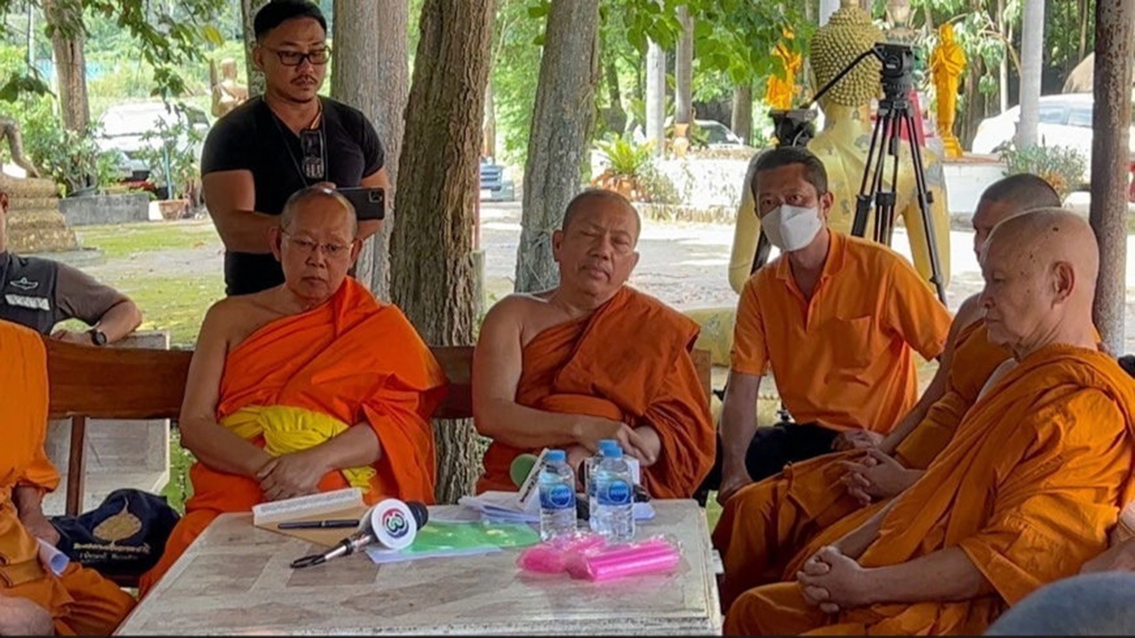 เจ้าสํานักฉาวลาออกแล้ว โดนร้องเรียนรับเงินกฐิน 3 แสน ตามพระ-เณรกลับอยู่ที่เดิม