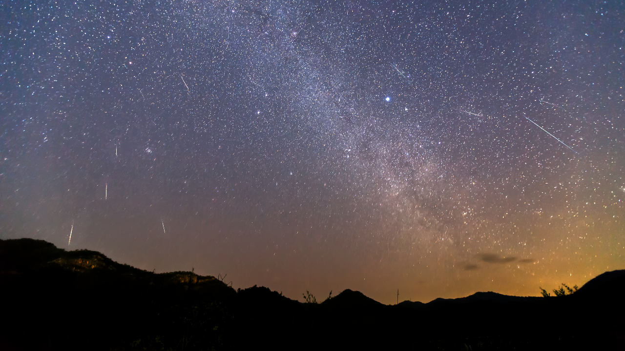 ชวนดู "ฝนดาวตกวันแม่" ตกสูงสุด 100 ดวง/ชั่วโมง เริ่มกี่โมง เช็กเลย