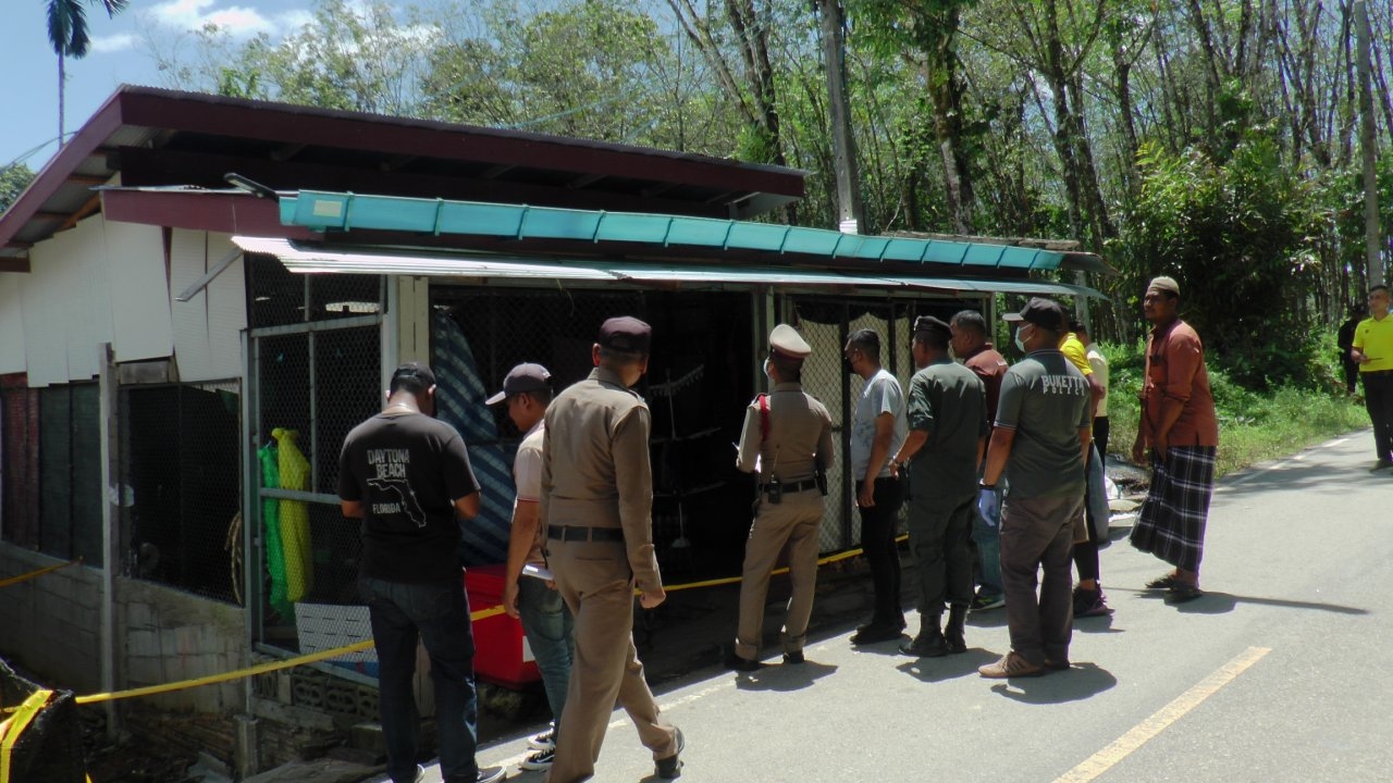 คนร้ายสวมไอ้โม่งบุกยิงเจ้าของร้านชำ ตาย 2 สาหัส 1 ที่แว้ง คาดปมขัดแย้งส่วนตัว