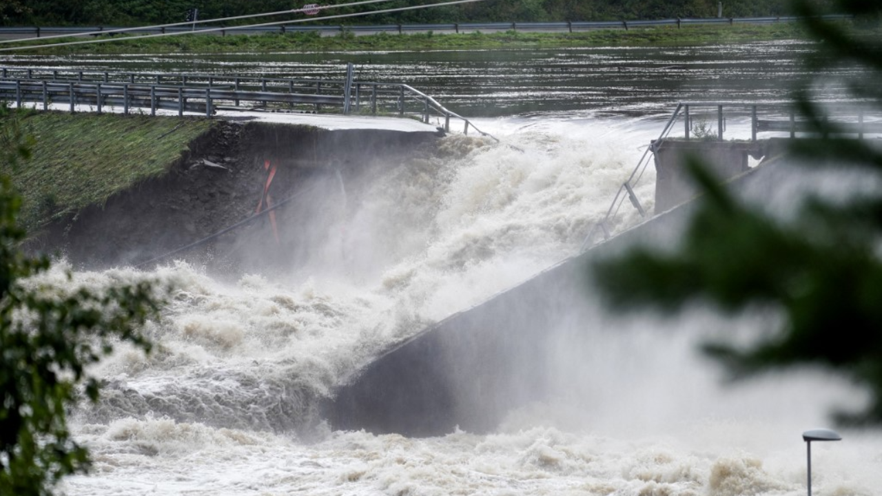 นอร์เวย์อ่วม ฝนตกหนักน้ำทะลักเขื่อนแตกบางส่วน เร่งอพยพประชาชนนับพันคน