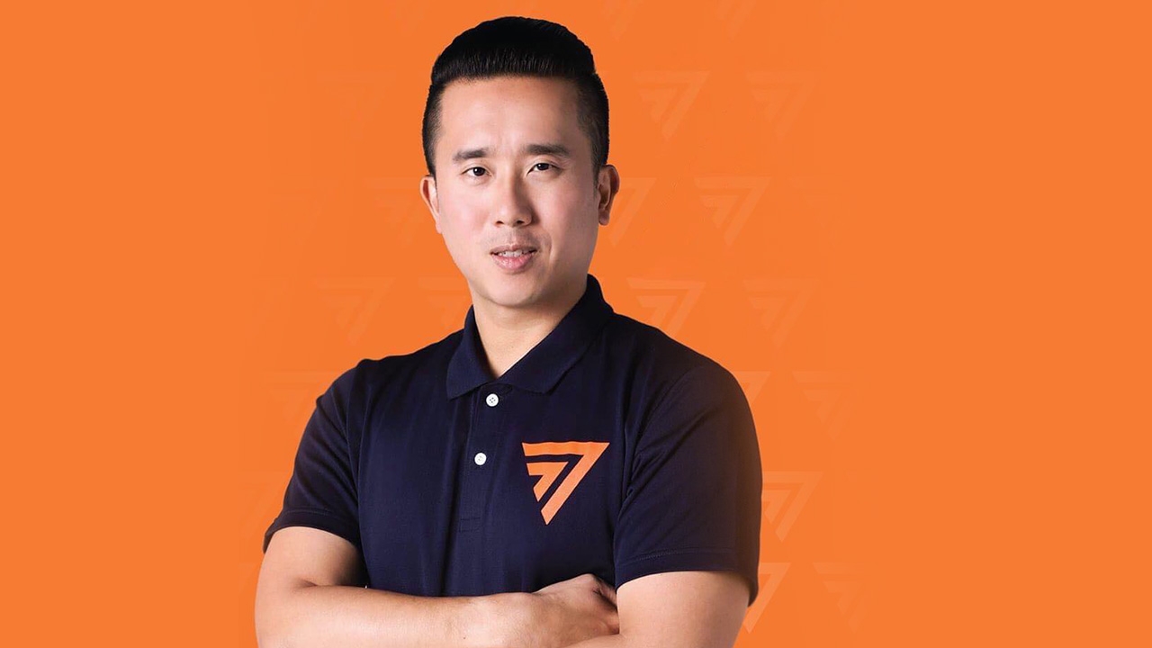 "ต้นกล้า" แจง วิวาทในร้านดัง ฝรั่ง คุกคามผู้หญิงก่อน แต่ขอน้อมรับผิด (คลิป)