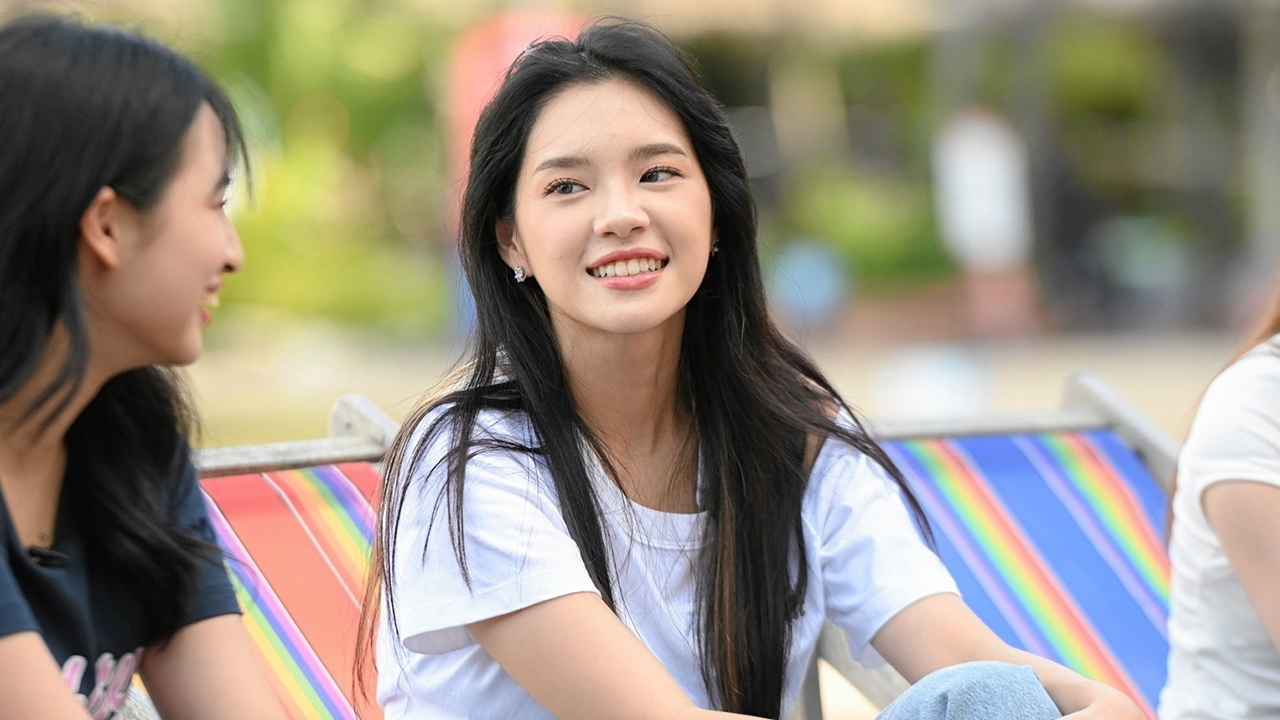 "เฌอปราง" พาน้องๆ BNK48 รำลึกความหลังที่สวนสนุก