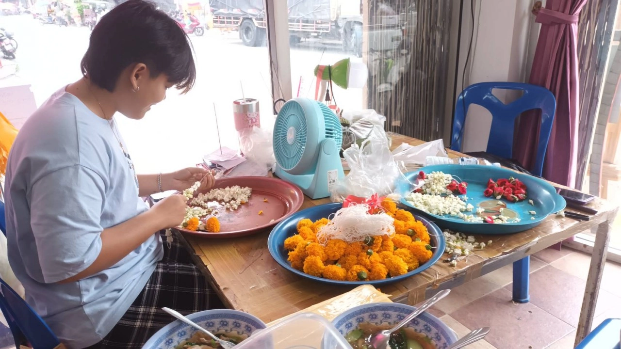 来自Song Khwae市的茉莉花价格上涨至每公斤800元，马莱商人相信母亲节肯定会突破1500元。