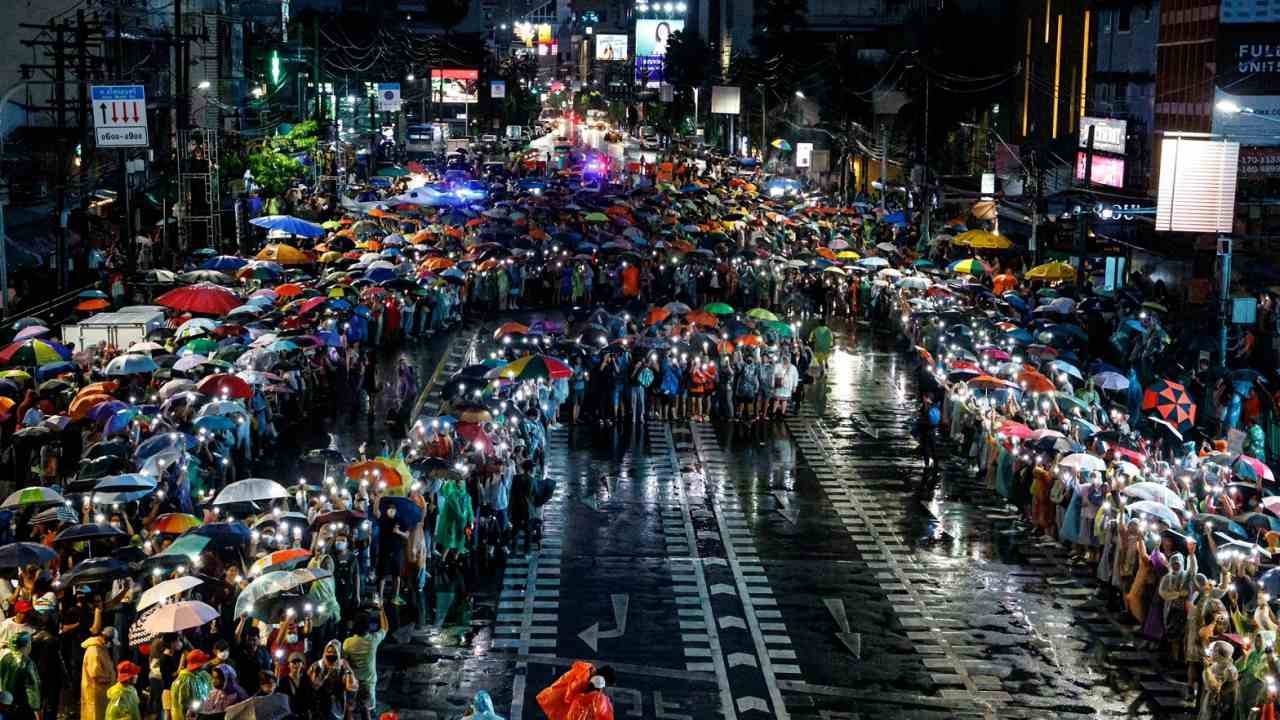 ม็อบ 23 กรกฎา 66 ยุติชุมนุม เผยนัดใหม่ มีเคลื่อนขบวน ส้ม-แดง อย่าแตกกัน