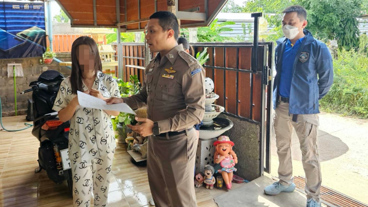 แน๊กแน๊ก มอบตัว ยอมรับโพสต์ชักชวนเข้าเว็บพนัน แลกเงินเดือน 1.7 หมื่น