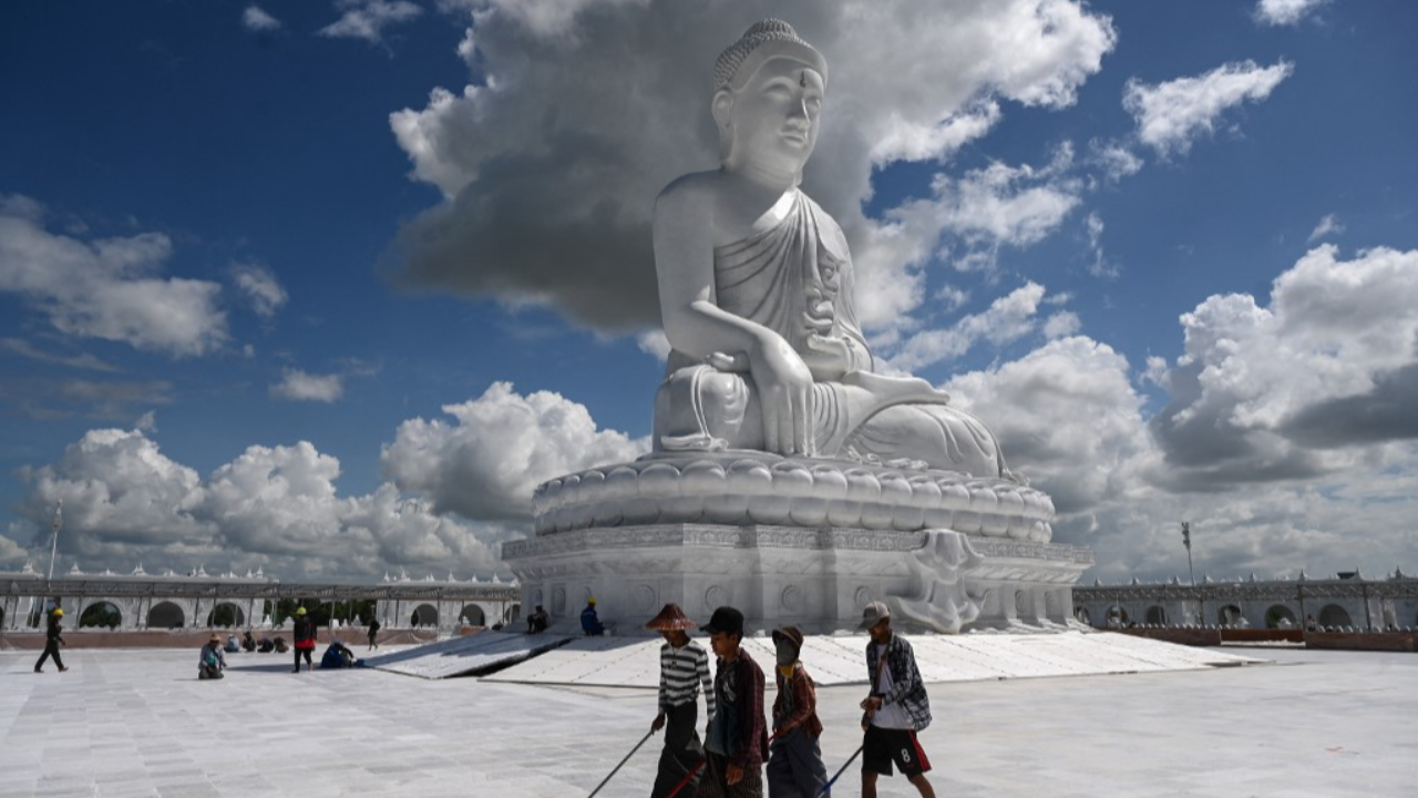 กองทัพเมียนมาเตรียมเปิดตัวพระพุทธรูปหินอ่อน องค์ใหญ่ที่สุดในโลก