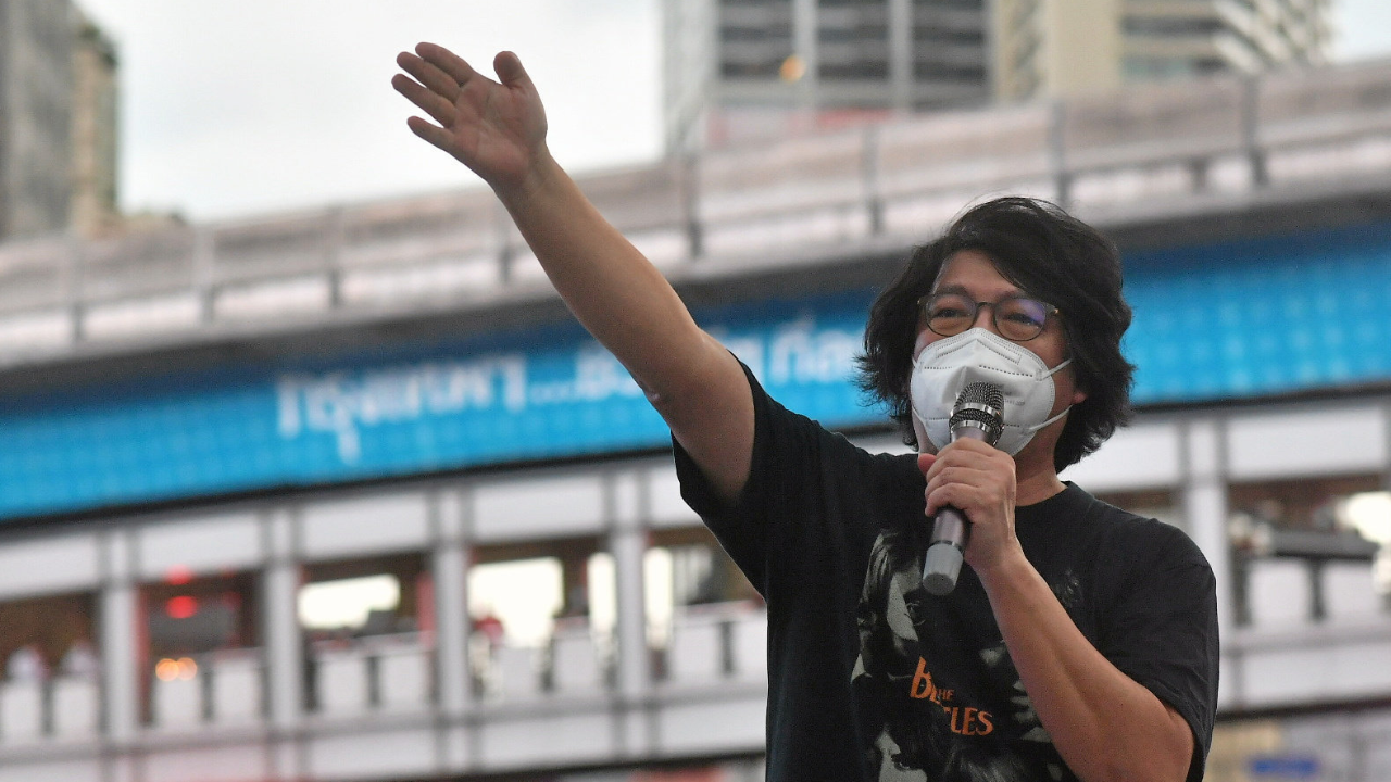 ชวน "พิธา" ใส่ผ้าใบ แฟลชม็อบ 23 ก.ค. บก.ลายจุดโพสต์ ชุมนุมไล่ 3 องค์กร