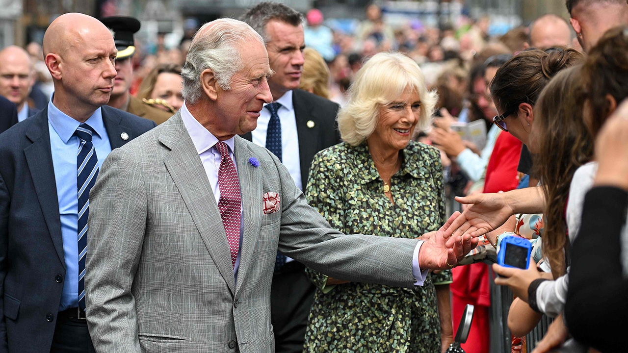 รัดเข็มขัดราชวงศ์