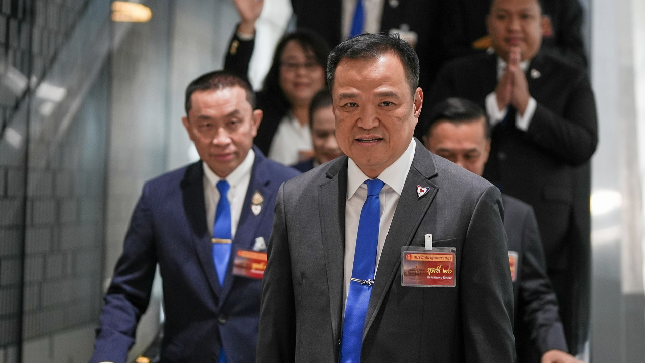 “อนุทิน” ประกาศชัดไม่ร่วมรัฐบาลที่มีก้าวไกล เหตุผลักดันแก้ 112 แบบแข็งกร้าว