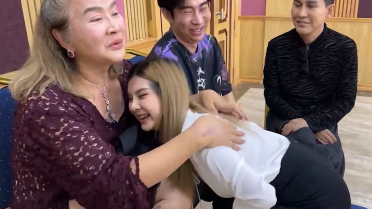 จบด้วยดี "โอลีฟ" เคลียร์ดราม่าวิ่งขึ้นเวทีประกวด กราบขอโทษ "ป้อม-อ้วน-น็อต"