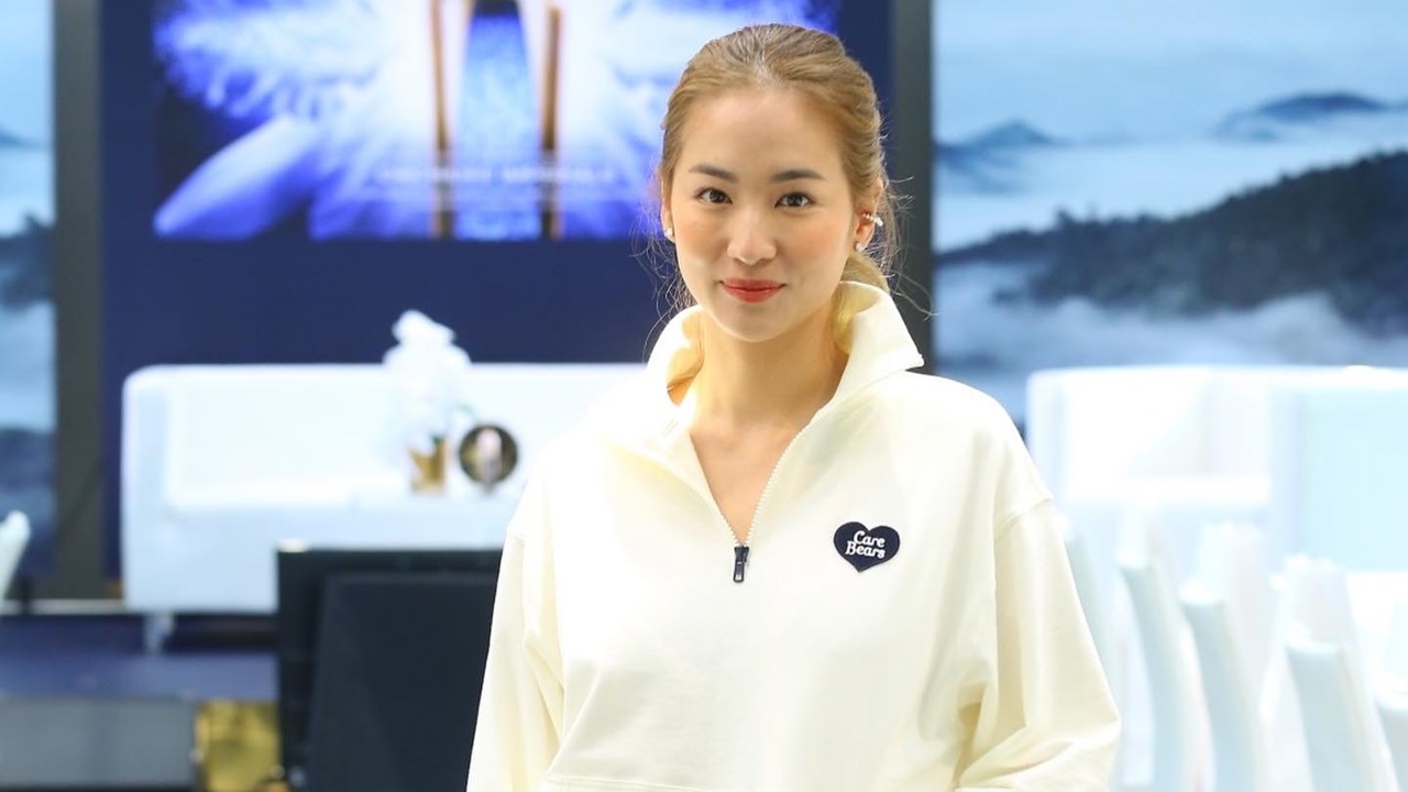 ต่าย ชุติมา ฟาดกลับหลังโดนถล่มเรื่องจูบเท้า ลั่นไม่ได้พูดถึงอดีตสามี