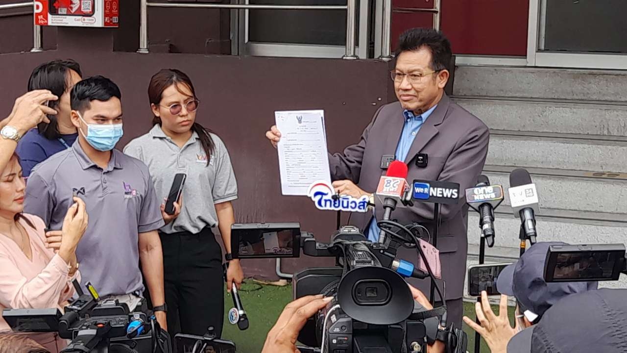 "ทนายเดชา" ฟ้องกลับ "เสรี" หมิ่นประมาท ลั่นเป็นสิทธิแสดงความเห็นได้