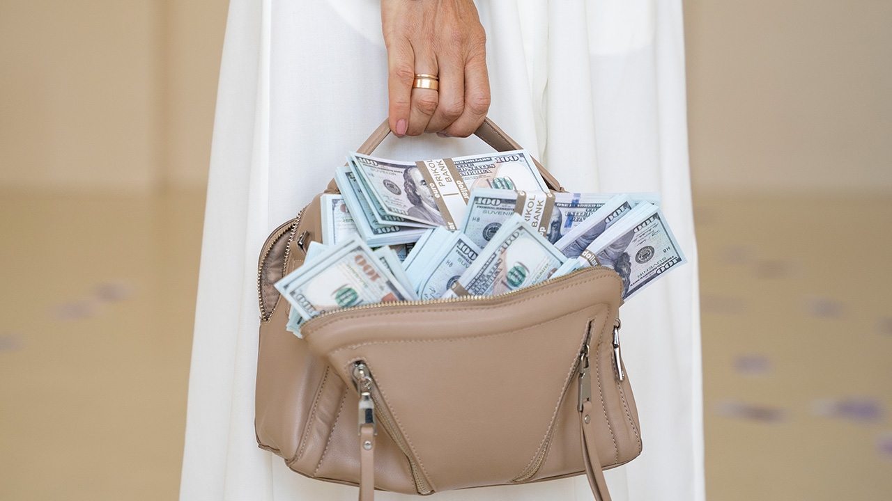 คาถาเรียกเงินเข้ากระเป๋า สวดเป็นประจำมีเงิน มีใช้ไม่ขาด