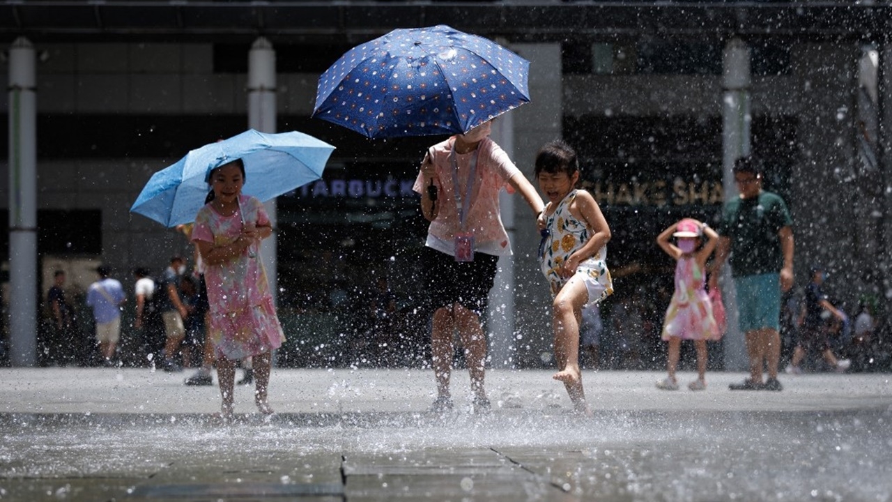 จีนร้อนทุบสถิติกลางเดือน ก.ค. อุณหภูมิพุ่ง 52.2 องศาเซลเซียส