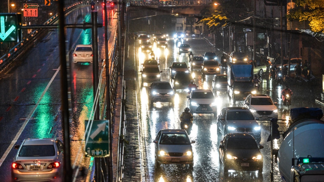 สภาพอากาศวันนี้ มีฝนทุกภาค ตะวันออก-ใต้ตกหนัก ระวังน้ำป่าหลาก