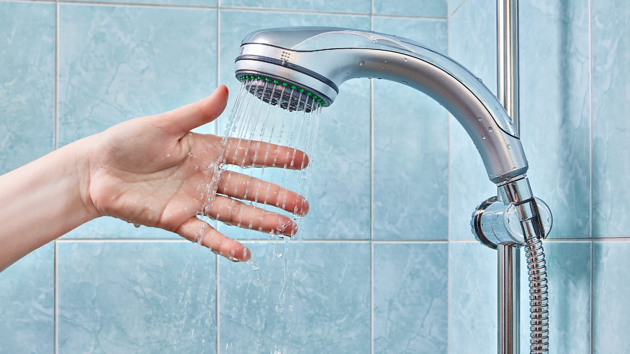 เปรียบเทียบข้อดี ข้อเสีย อาบน้ำเย็น กับ อาบน้ำอุ่น แบบไหนดีต่อสุขภาพ