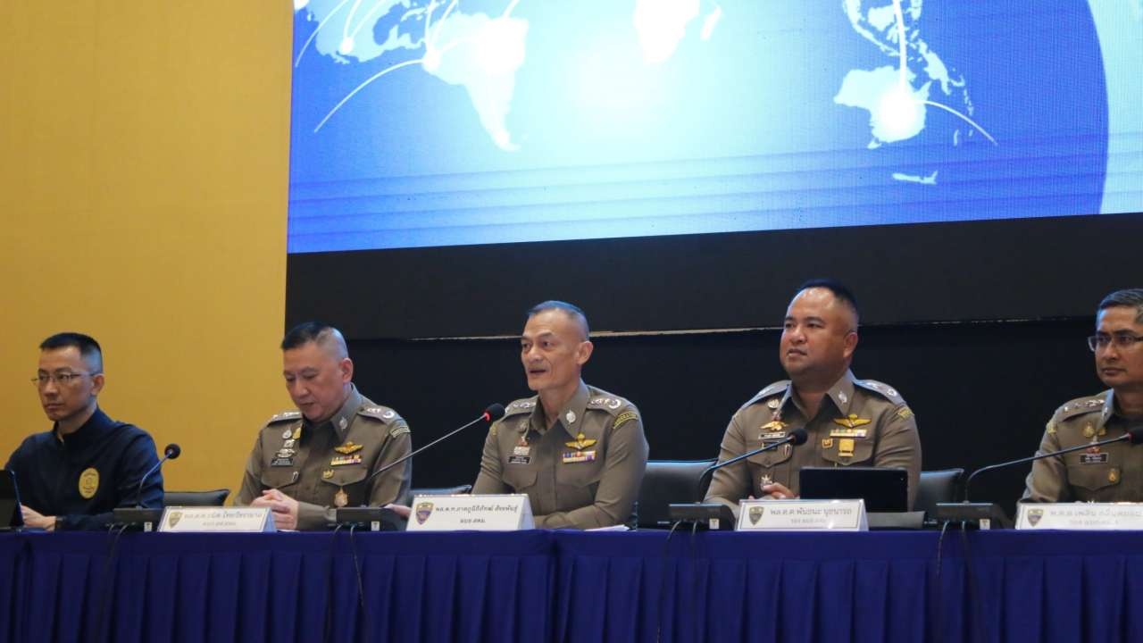 สตม.ปิดจ๊อบ 3 คดี รวบหนุ่มมะกันหนีคดีอนาจารเด็กซุกไทย ขนแรงงานเถื่อน