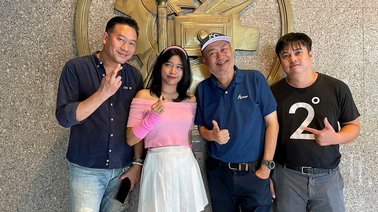 “ครูรัก” ชวนคนบันเทิง ส่งต่อพลังบวก มอบโอกาสให้เด็กๆ “บ้านพระพร”