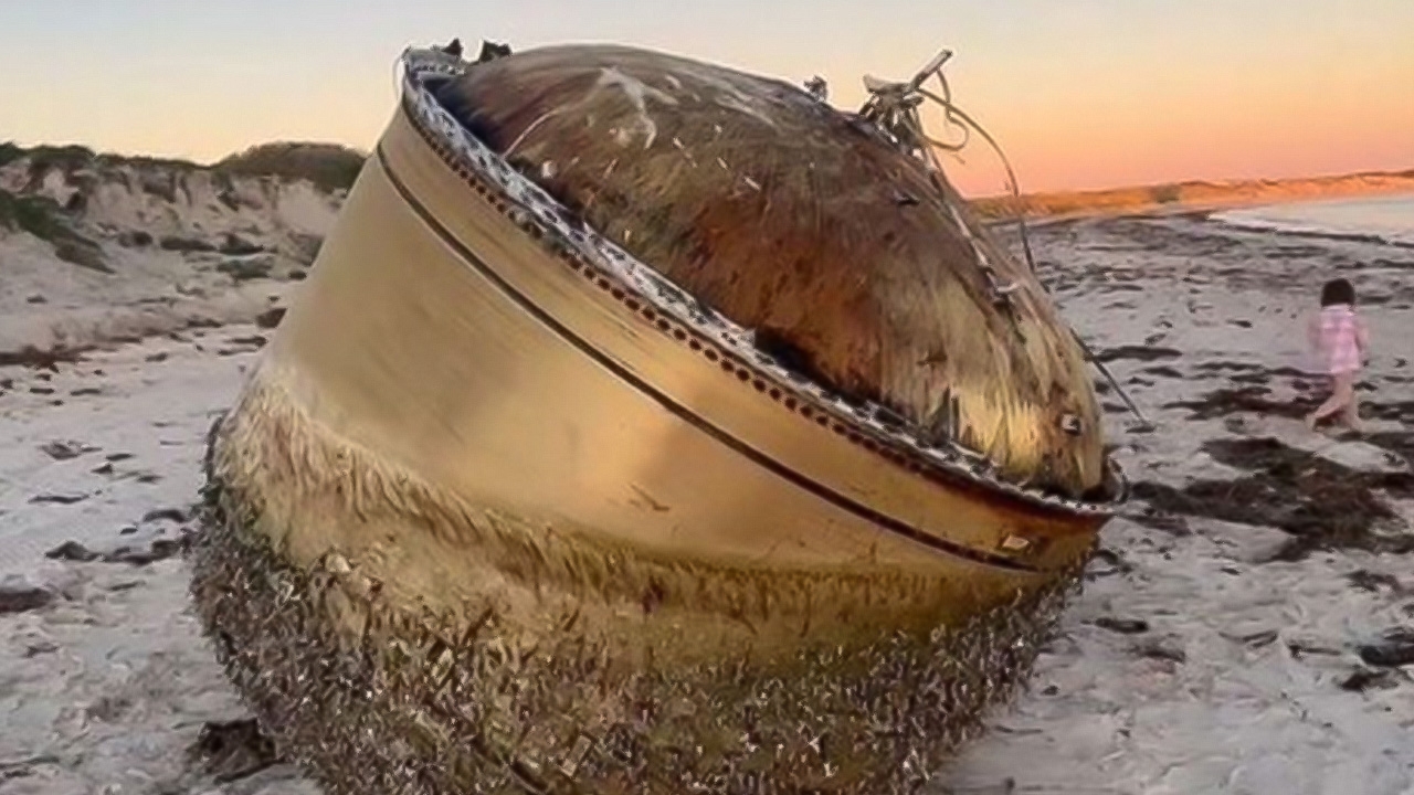 ตะลึง วัตถุปริศนาเกยหาดออสเตรเลีย ชาวบ้านสงสัยอาจมาจาก MH370