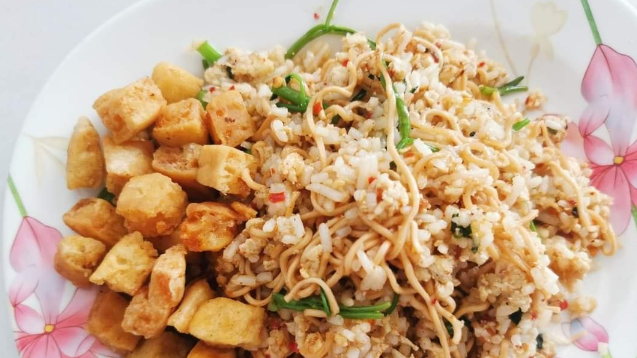 โซเชียลชี้พิกัด “ข้าวหมา” เมนูแปลกแต่ขายดี ร้านดังนครสวรรค์