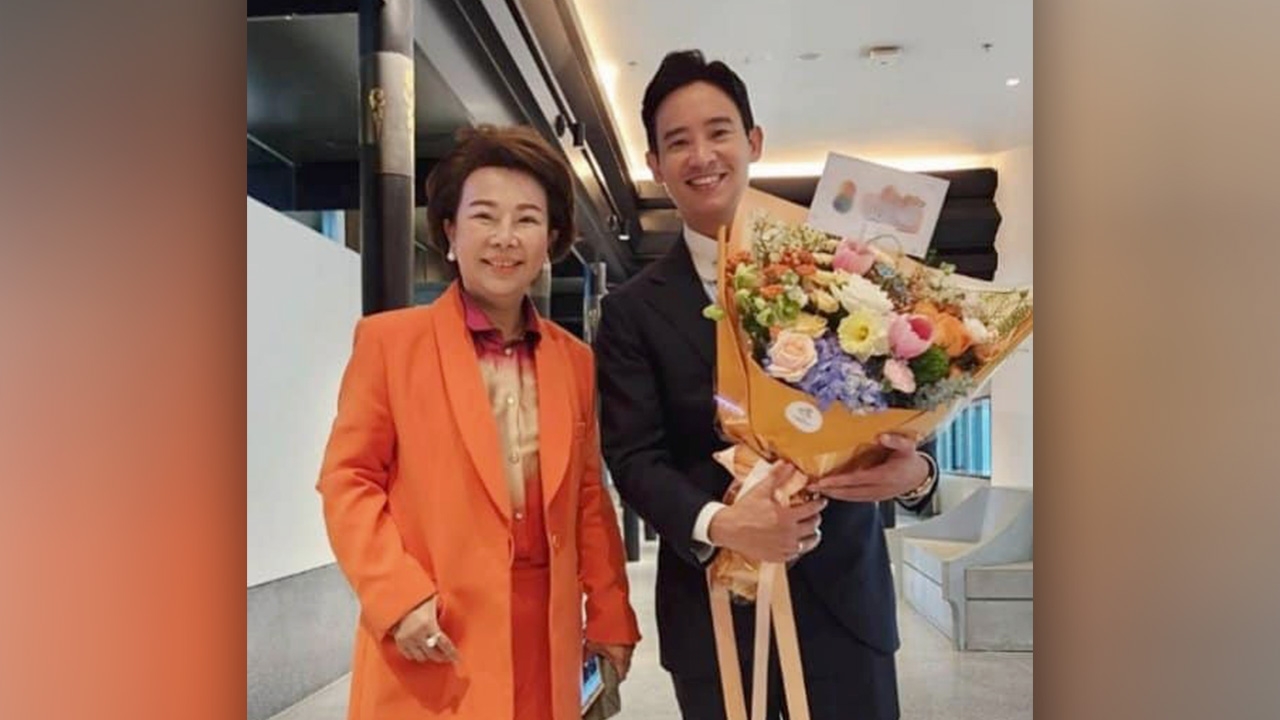  "อมรัตน์" ยัน "พิธา" ไม่ยอมแพ้ ให้กำลังใจเห็น "น้ำตาซึม" ออกจากห้องประชุม