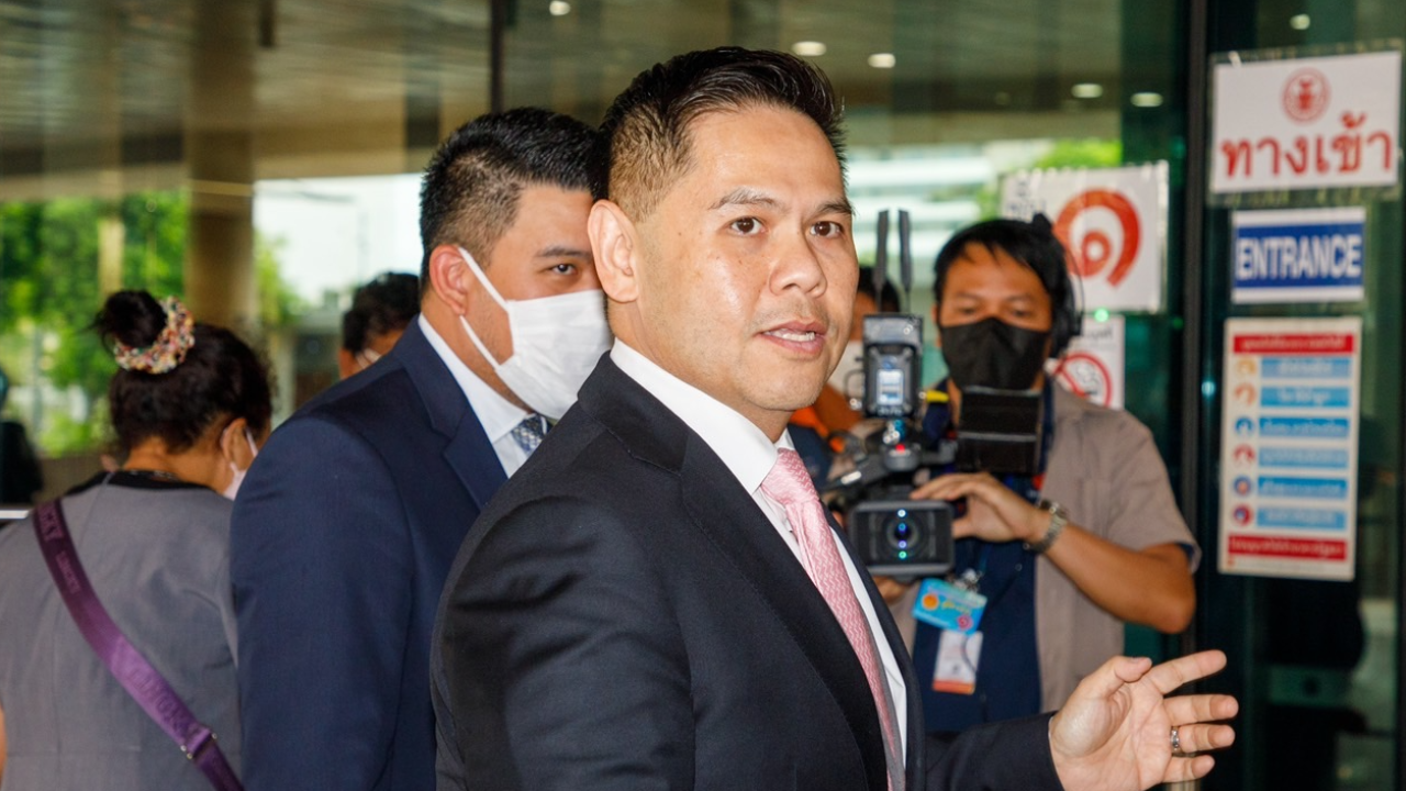 “วราวุธ” ส่งทนายแจ้งความเอาผิดเกรียนคีย์บอร์ด ตัดต่อภาพทำให้เสื่อมเสีย