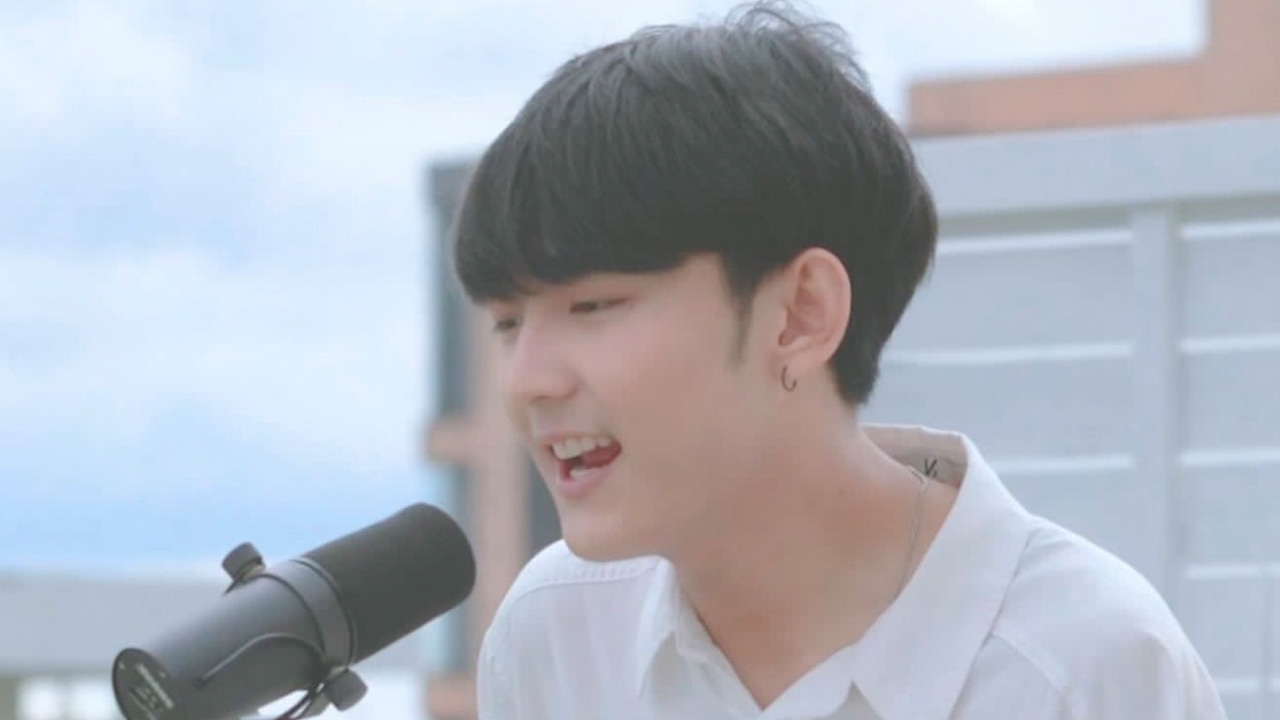 เฟิร์ส อนุวัตน์ นำทัพร้องเพลงประกอบซีรีส์ My Universe The Series