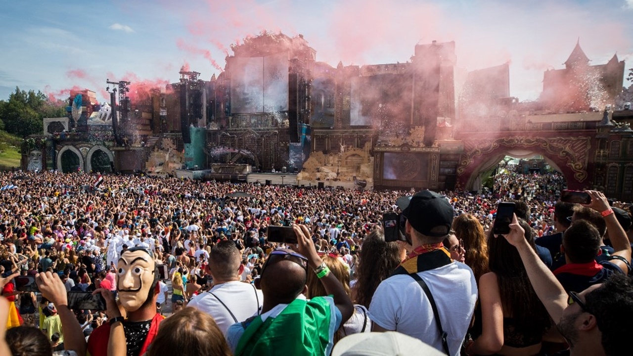 หนุ่มไทยเสียชีวิตปริศนา ที่งานเทศกาลดนตรี Tomorrowland ในเบลเยียม