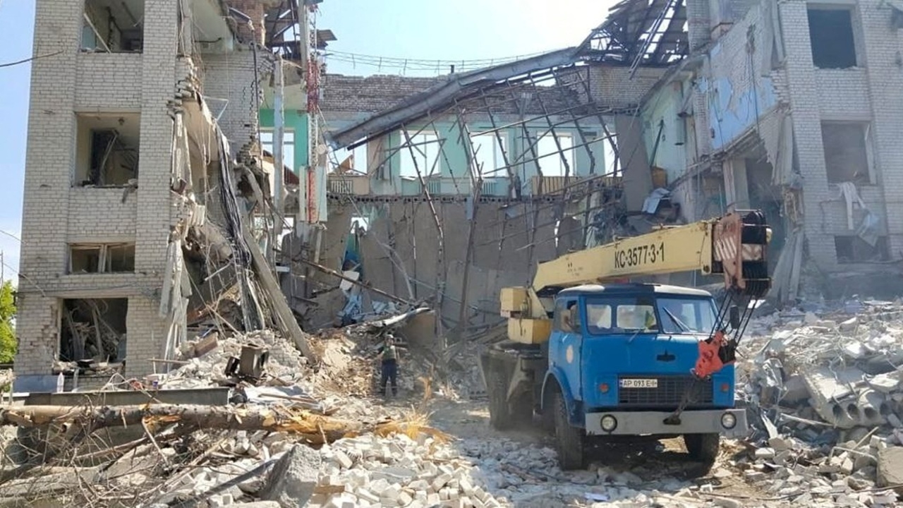 รัสเซียโจมตีเมืองบ้านเกิดเซเลนสกี ดับ 6 ศพ รวมเด็กอายุแค่ 10 ขวบ