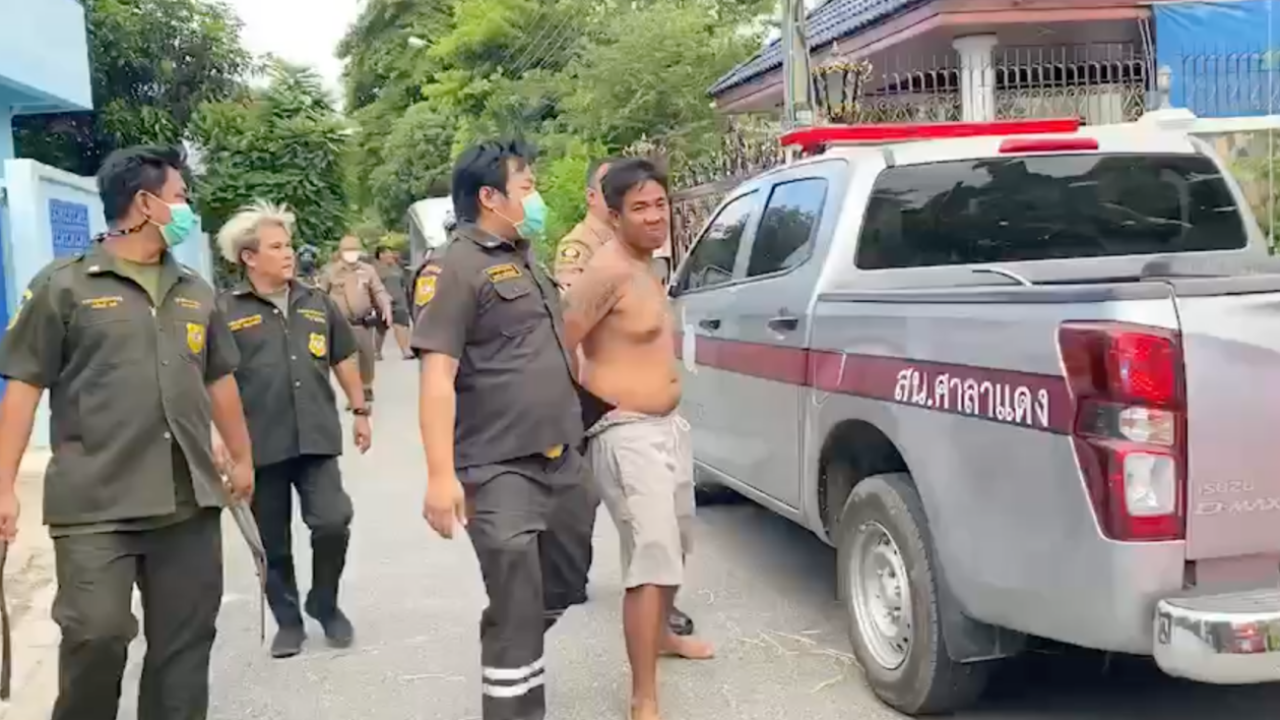 รวบหนุ่มห้าว บุกแทงคอเพื่อนบ้าน แค้นปิดไวไฟท่องโซเชียลไม่ได้