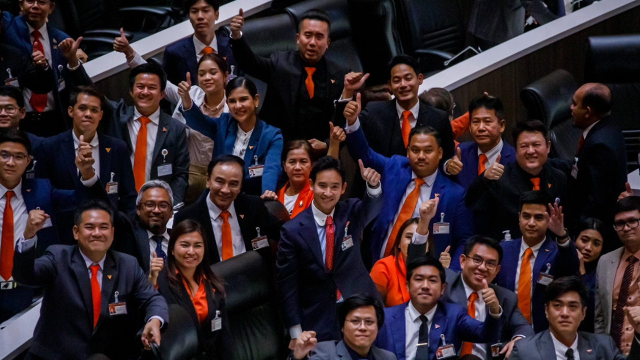 โพล เผย ความผิดพลาดก้าวไกล ไม่ยอมเลิกบางนโยบาย-เป็นฝ่ายค้าน มีชุมนุมใหญ่