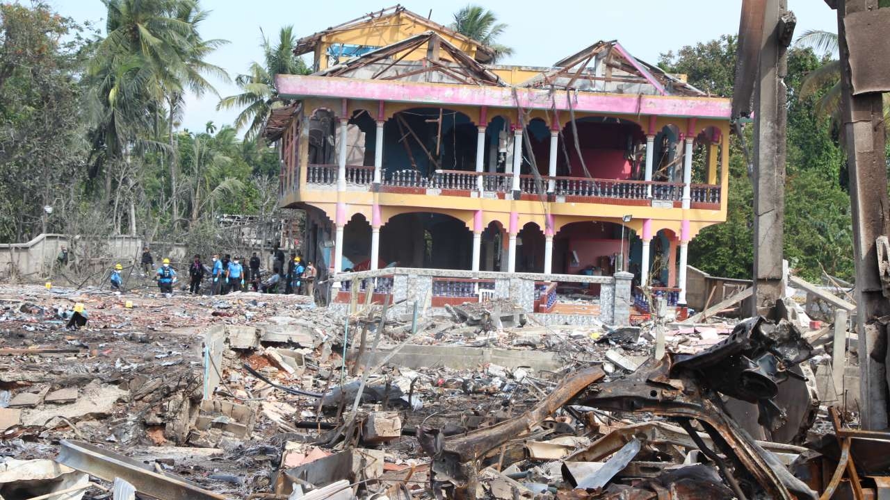 มทภ.4 ส่งผู้ว่าฯ เข้าช่วยโรงงานพลุระเบิดที่โก-ลก สรุปดับ 12 เจ็บ 121 ราย