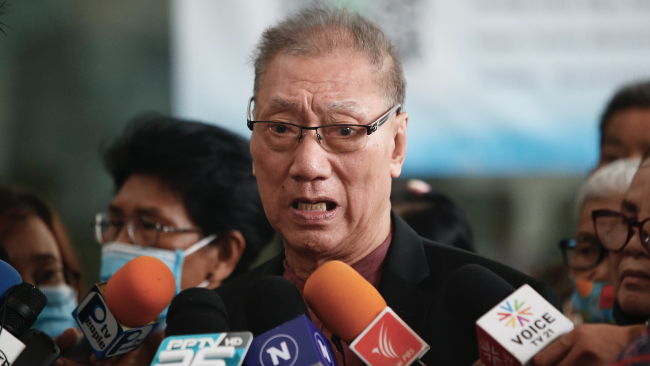 “อดุลย์” หนุนตั้ง “รัฐบาลช่วยชาติ” ชี้ “ทักษิณ” กลับไทยได้ ต้องเคารพกฎหมาย