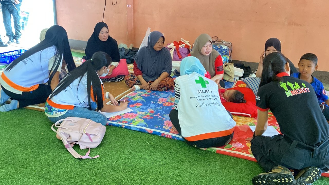 ทีมสุขภาพจิต เร่งประเมินสภาพจิตใจชาวบ้านมูโนะ พบเสี่ยงซึมเศร้าจากความเครียด 