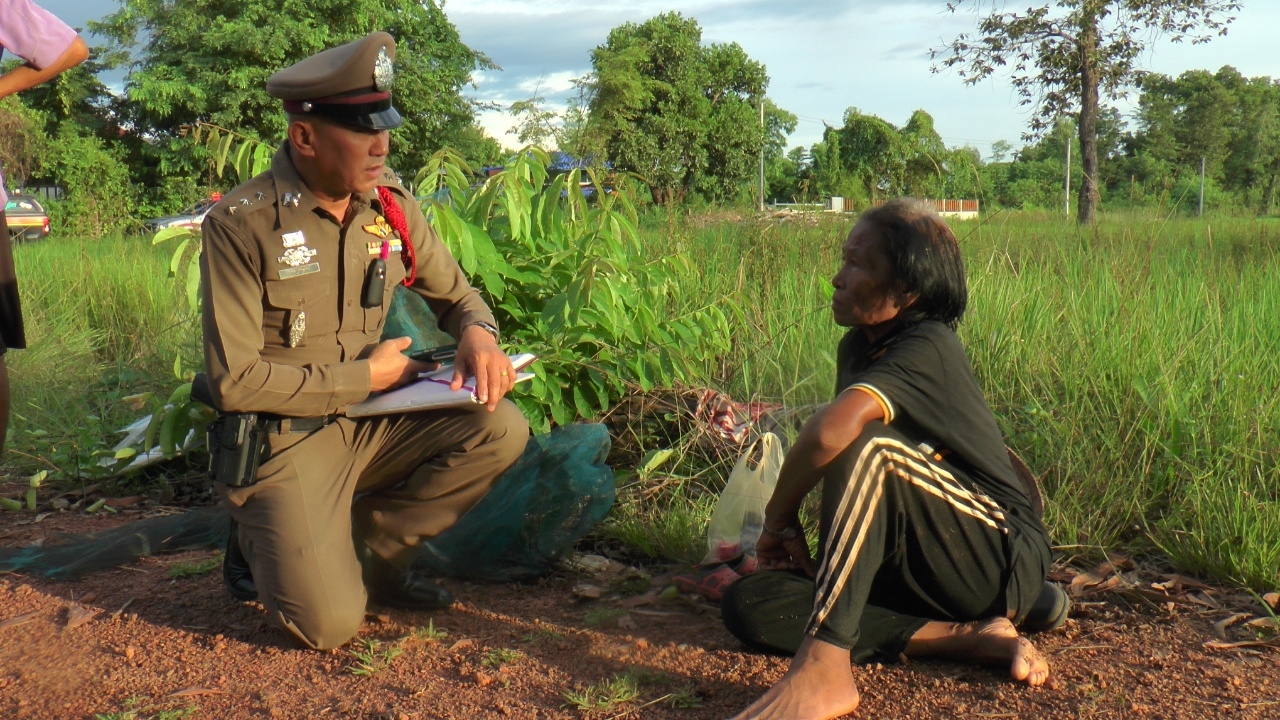"ครอบครัวเศร้า" ย่าเผลอดำนา หลาน 4 ขวบ แอบลงสระกลางทุ่ง จมดับสลด